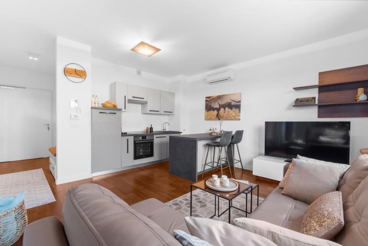 Luxury New Apartment With Private Garden Near The Beach! Poreč Eksteriør bilde