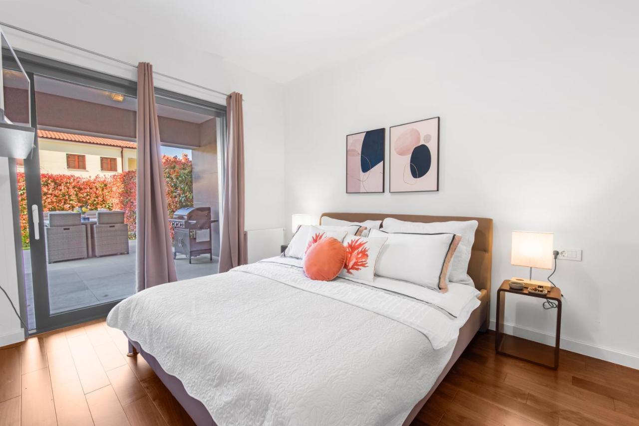 Luxury New Apartment With Private Garden Near The Beach! Poreč Eksteriør bilde